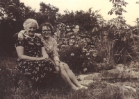 Marie Breníková at the age of nineteen with her aunt