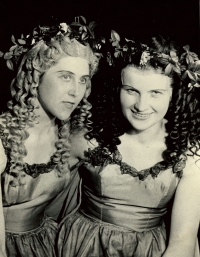 Anna Fenclová (left) in A Midsummer Night's Dream