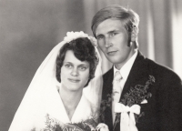 Wedding photograph of Hana (1956) and Jan (1948) Bartuška, 1976