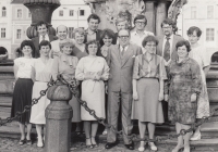 Graduates of the Faculty of Education in České Budějovice with prof. Antonín Janoušek, top row, second from the left, 1990s.