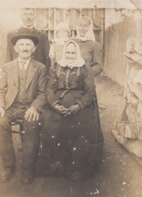 Jan Bartuška's father with his parents and grandparents, 1923