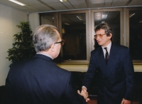 Jacques Delors receiving Josef Kreuter's credentials, Brussels, 24 November 1993