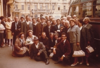 Josef Kreuter (bottom right) as a guide for West German tourists in Mariánské Lázně, 22 August 1964