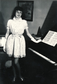 Terezie Zuzana Eisnerová in dancing lessons