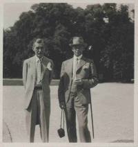General Rudolf Viest (right) undergoing treatment at the Bardejov Spa