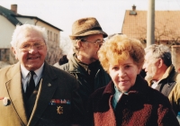 Blanka Čílová and Jaroslav Grosman, scout Hylmar in the back - Lázně Bělohrad, remembrance of Colonel Bohumil Liška, year 2000