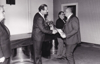 Presentation of the recognition of the Third Resistance member to Jiří Nýdrle on 28 November 1992