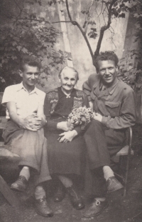 Ivo Havlovič, grandmother Jana Havlovičová and brother Kamil Havlovič in Aš in 1952