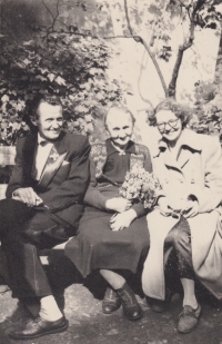 Alois Havlovič, father, grandmother Jana Havlovičová and mother Eliška Havlovičová in Aš in 1952