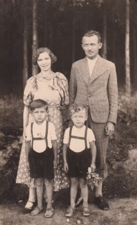 The Havlovič family - parents Eliška and Alois, brothers Ivo and Kamil (2nd half of the 1930s)