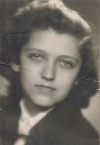 Věra Johanidesová, photo from school photo board, Grammar school Česká Třebová, 1953