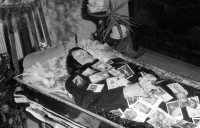 Funeral of witness´s mother Leokádia Stočková, coffin displayed at home in Svoboda, 1970