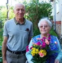 Stanislav Bukovský with Sonia Vlachová, a survivor of Auschwitz, at her home in Mirošov in 2014; he edited her written memories of imprisonment and published them in the book Stories from the War