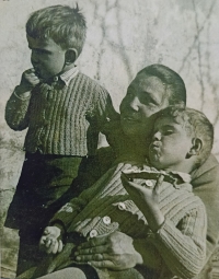 Vladimír Ulrich as a child with his grandmother and brother