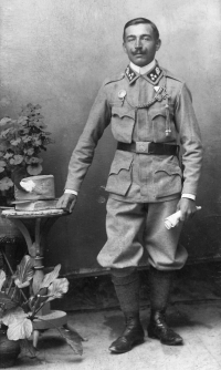 Maternal grandfather of Josef Hajšman