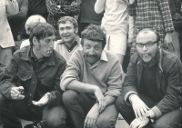 Arnošt Goldflam with members of the Brno Bohemians in the 1960s