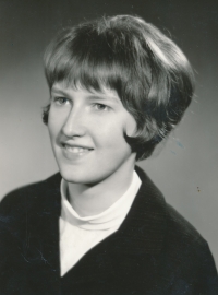 Jana Krausová, graduation photo, 1968