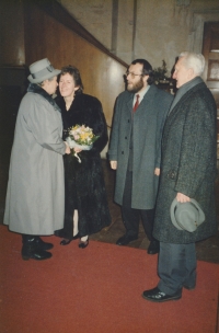 Witness with her husband Jaroslav Kraus before the wedding ceremony in front of the Evangelical Church in Prague and her parents, 1991