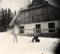 Miloslava Hojdekrová with grandmother Albína at the U Babůrka lodge, 1958