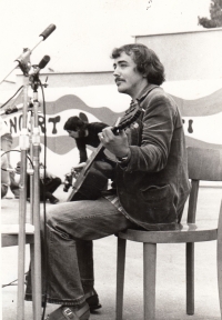 Concert of Petr Lutka, singer-songwriter, Pezinok, 1970s