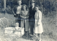 Věra Kopejsková's parents (right) with her aunt and uncle, Eva is a child in a pram (1942)