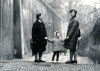 Věra Kopejsková with her mother-in-law and daughter in 1968