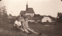 Oldřich Loveček with his sister Růžena, Dolní Dvořiště, 1945