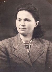 Mum Marie Lovečková