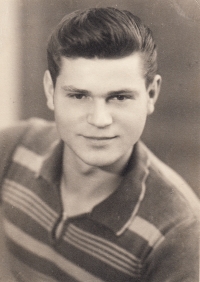 Oldřich Loveček, 1953