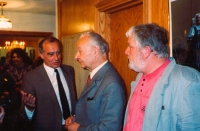 Alexander Dubček visiting Canada. Alexander Dubček in the middle, Arnošt Wagner on the right, 1990