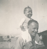 Tomáš Bergmann with his father Arnošt Erik Bergmann, Palestine, 1946