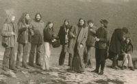 Jiří Olt and friends at Střelná in 1977 after a concert of Sváťa Karásek