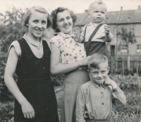 Jiří Olt on the hand of his mother Anežka Otová in 1956