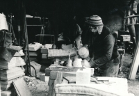 Jiří Olt at work as a stonemason in 1988