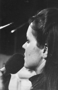 Libuše Vrtišková Hájková speaking in Jablonec nad Nisou in 1990