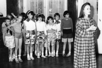 Libuše Vrtišková Hájková with the literary-dramatic ensemble in 1990 at the Jablonex club