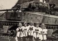 Liberation of Volyně, Peter Bruner's mother in the middle, May 1945