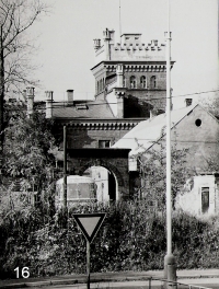 Observation post on the Hloubětín Chateau tower, end of the war