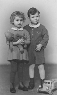 Witness with cousin Jan Krafft, Prague, 1942