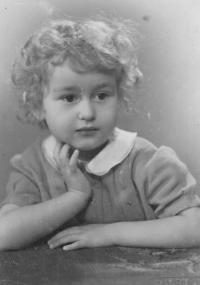 Yvonne Sieberová, 1942