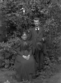 Great-grandfather Václav Houf with his mother, Žďár nad Sázavou