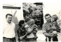 Marie Hnatyšanová with her family, 1967