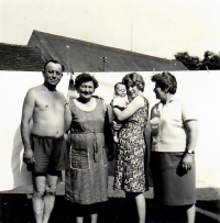 Marie Kábelová with her son, parents and mother-in-law, 1966