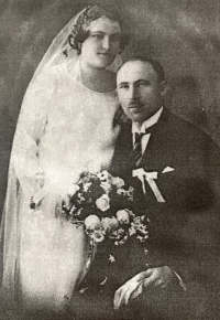 Wedding of the parents Ján Ursíny and Anna Hodžová, 1927