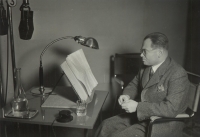 Jiří Hejda on the radio, 1935