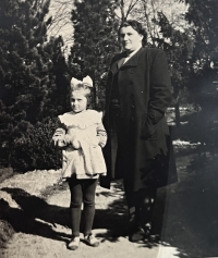 Hana Hrdinová in the garden in Prague, 1943