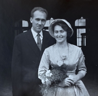 Hana Hrdinová, wedding with Miroslav Hrdina, 1960