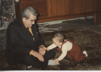 1992, Pavol Strauss s Jozefovou dcérou Veronikou