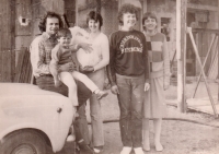 Jiří Rožek with his wife and daughters. Horní Jelení 1980s
