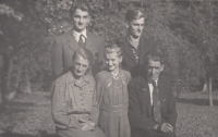Brigitte Marksová with her parents and brothers in 1951